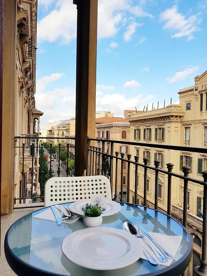 Bed and Breakfast Palazzo Napolitano Palermo 0*,  Italia